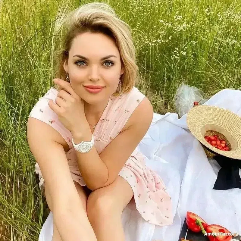 Yulia Profile image 5