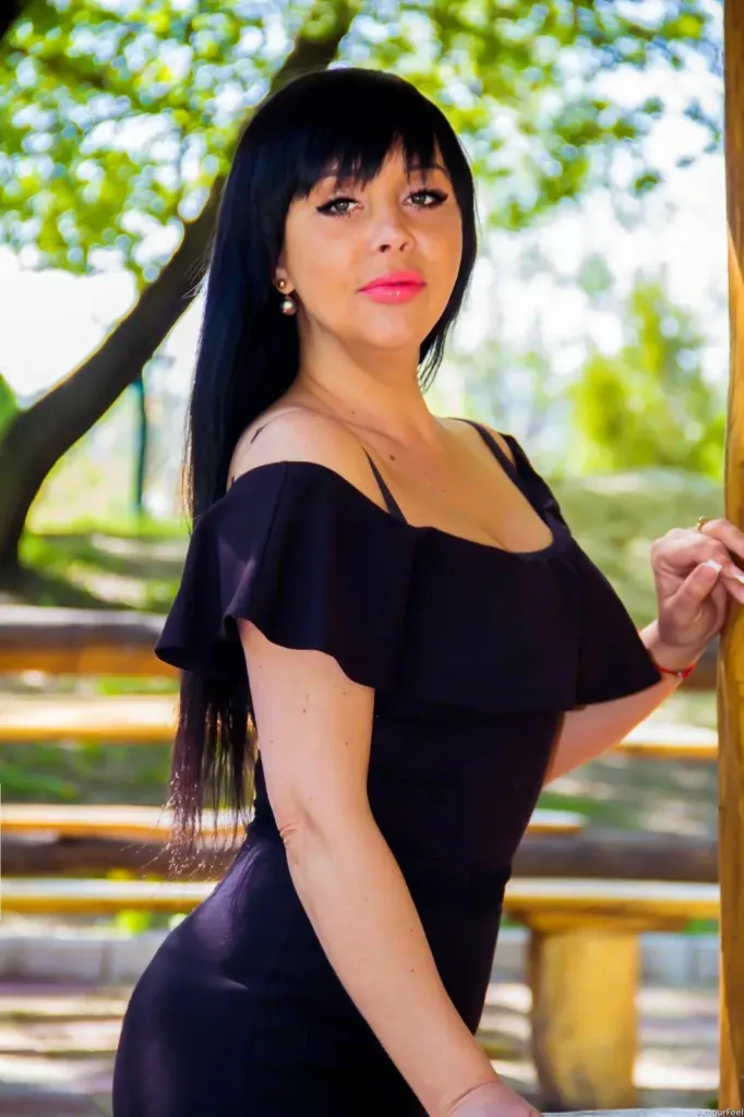 Emilia Profile image 8