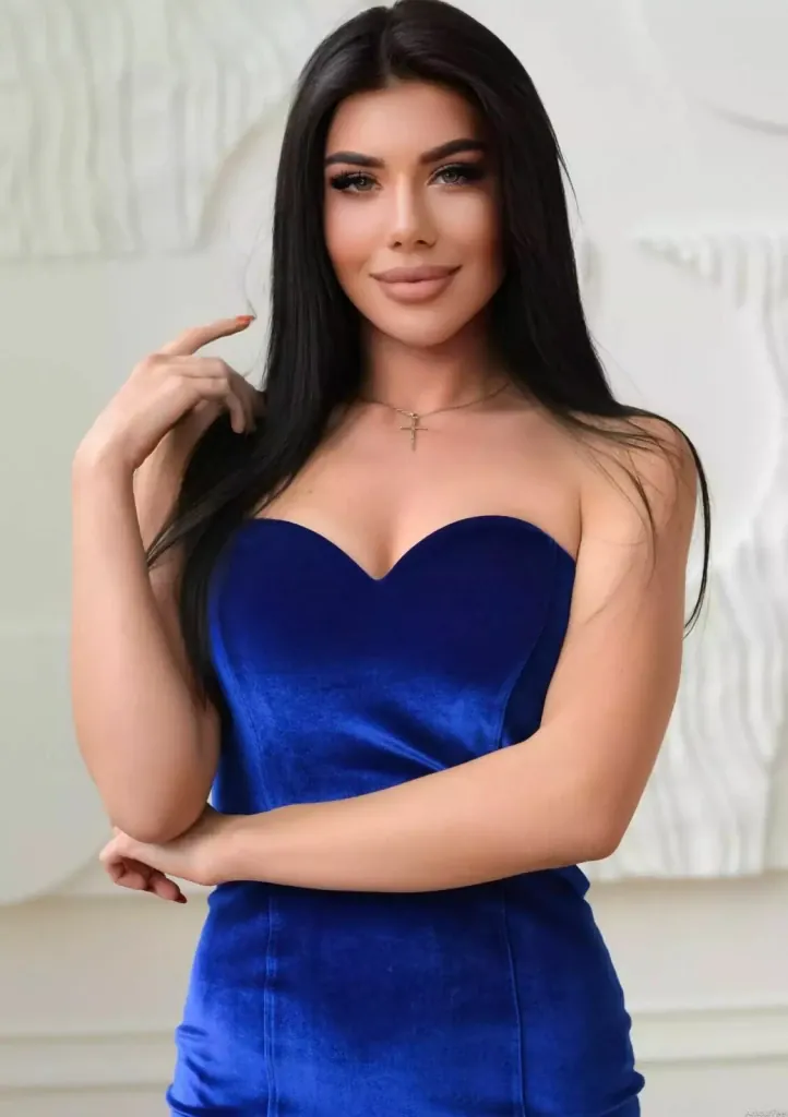 Ellie Profile image 10