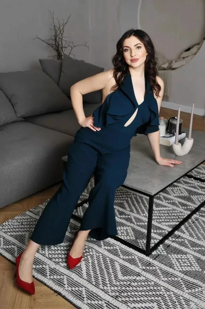 Viktoria Profile image 8