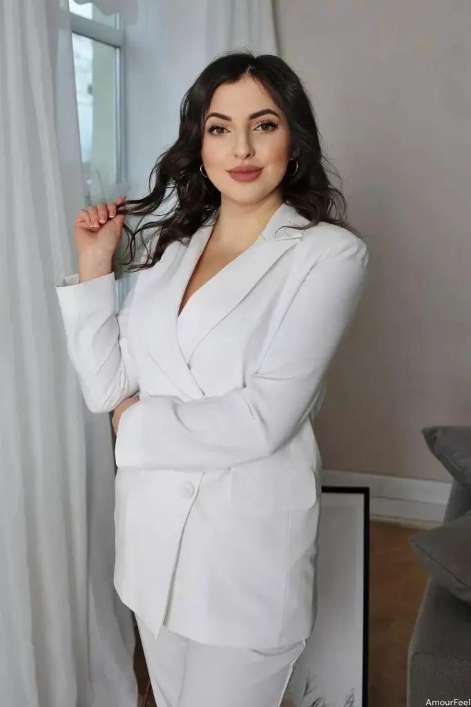 Viktoria Profile image 4