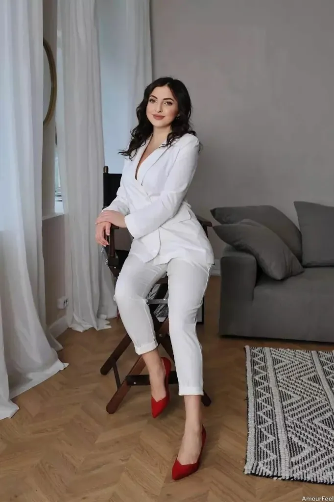 Viktoria Profile image 7