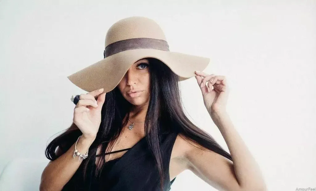 Oksanka Profile image 9