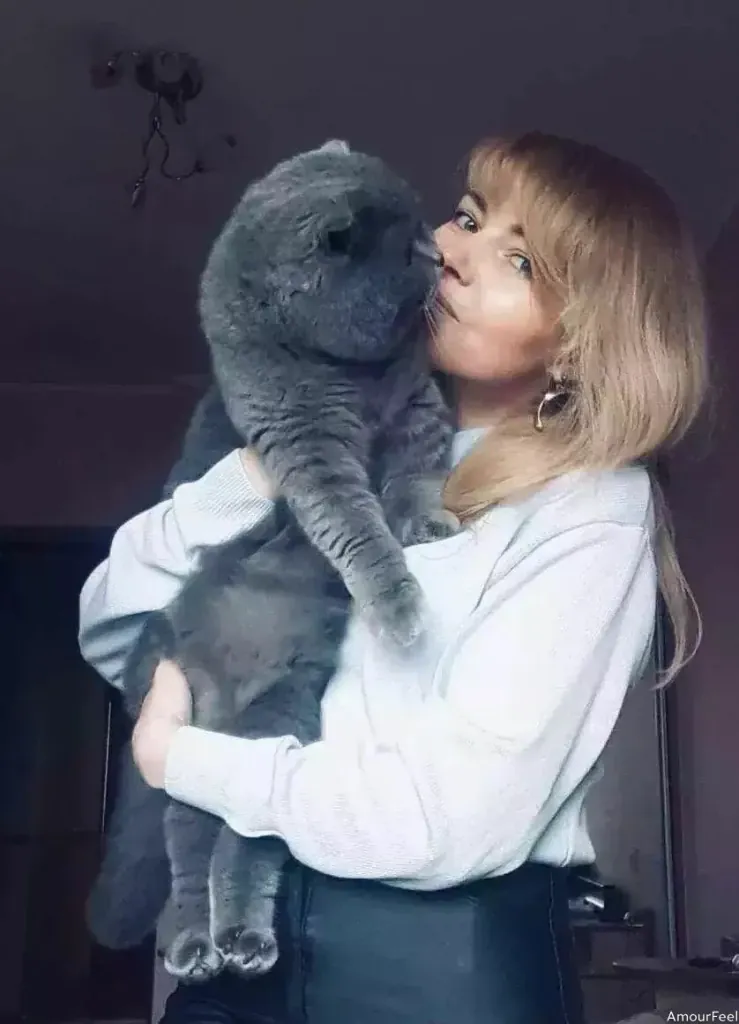 Helga Profile image 6