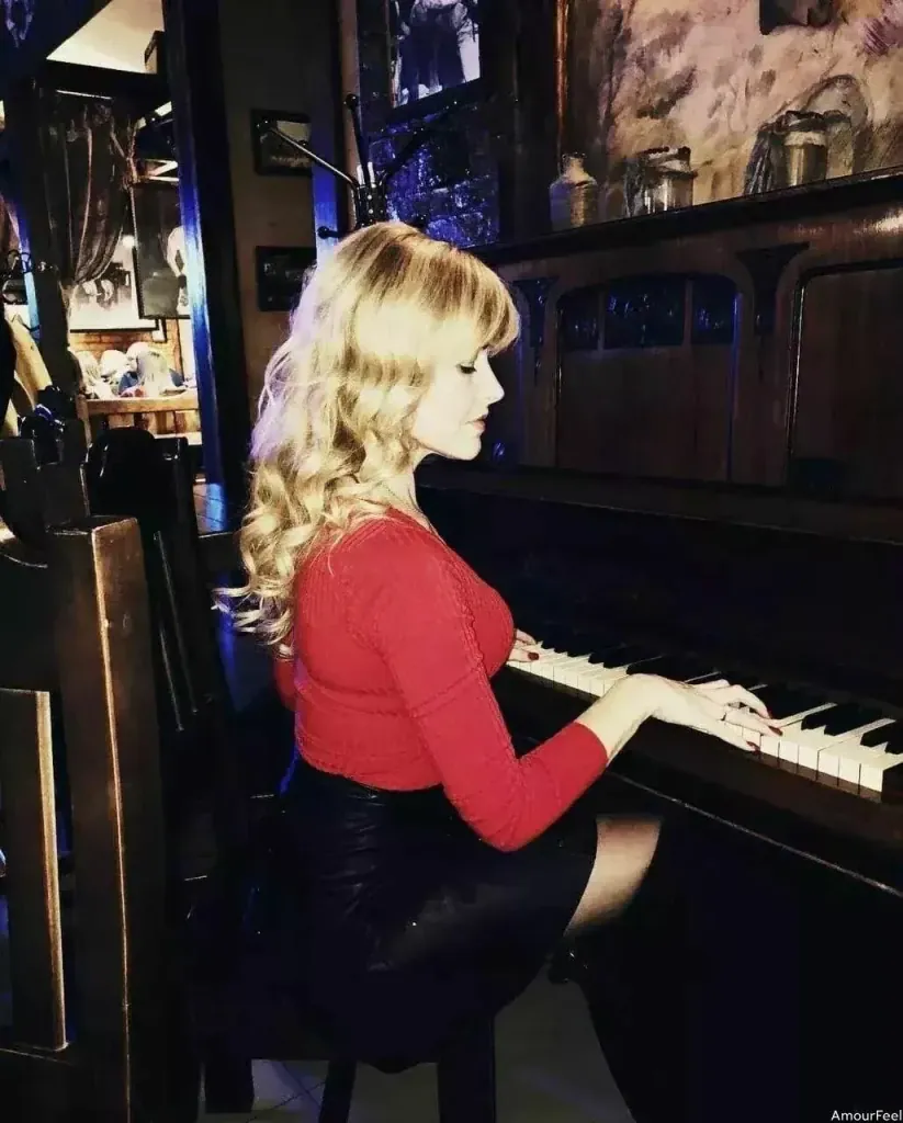 Helga Profile image 9