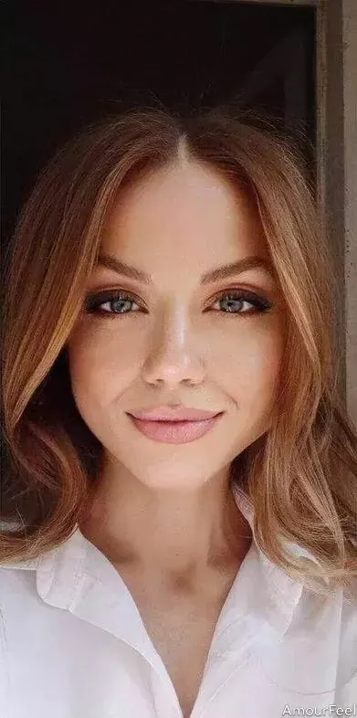 Elly Profile image 5