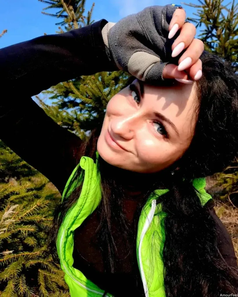 Anna Profile image 4