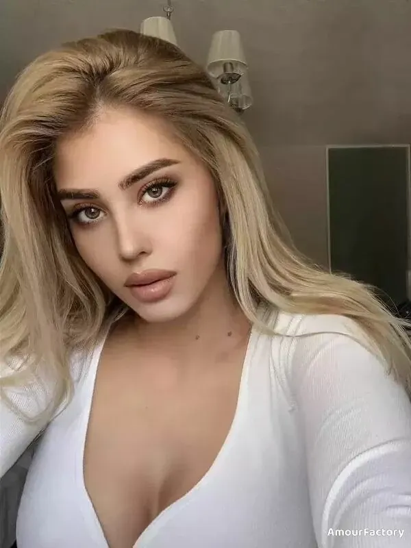Paige Profile image 3
