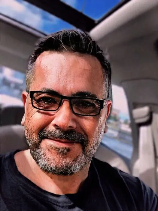Aaron Profile image 6
