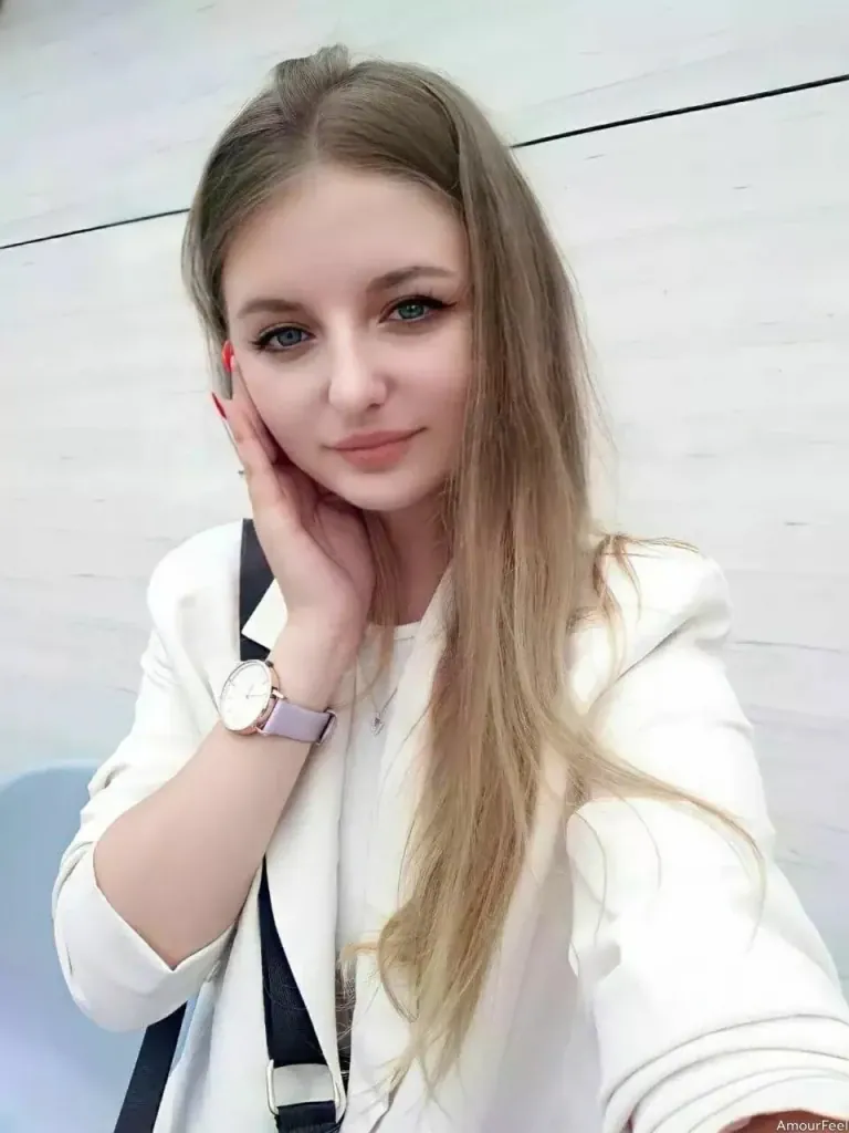 Viktoria Profile image 9