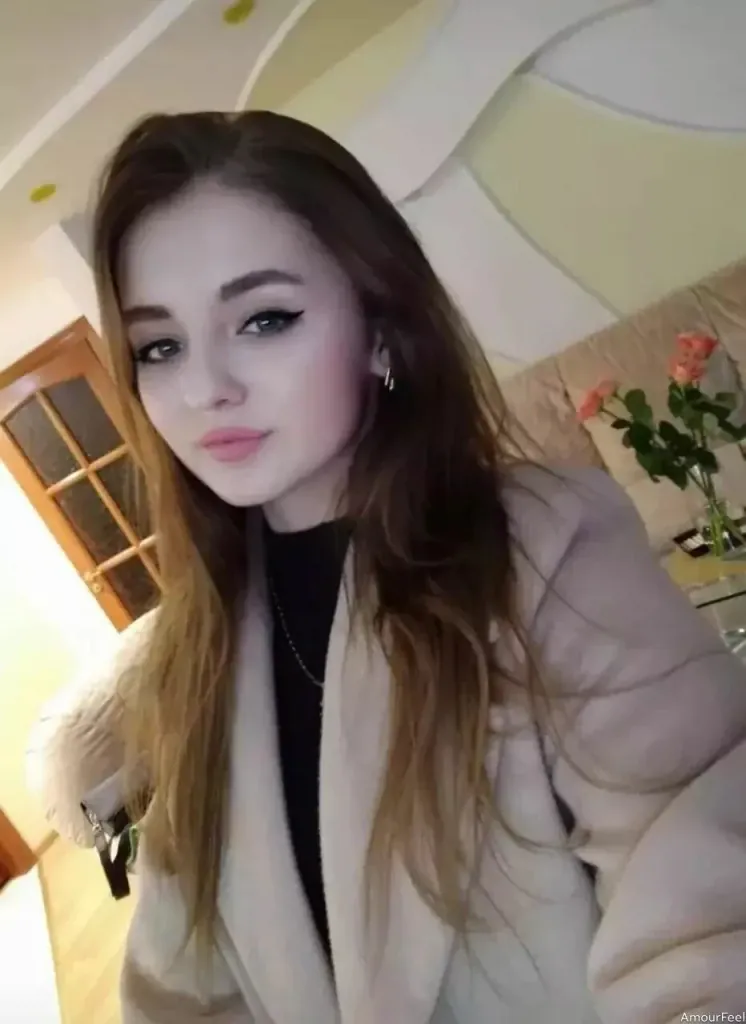 Viktoria Profile image 7