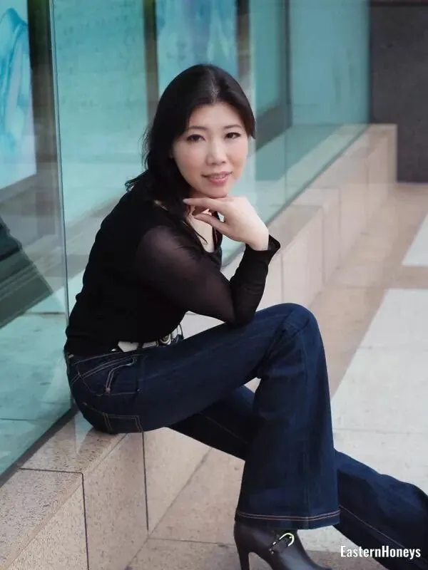 Laurie Profile image 2