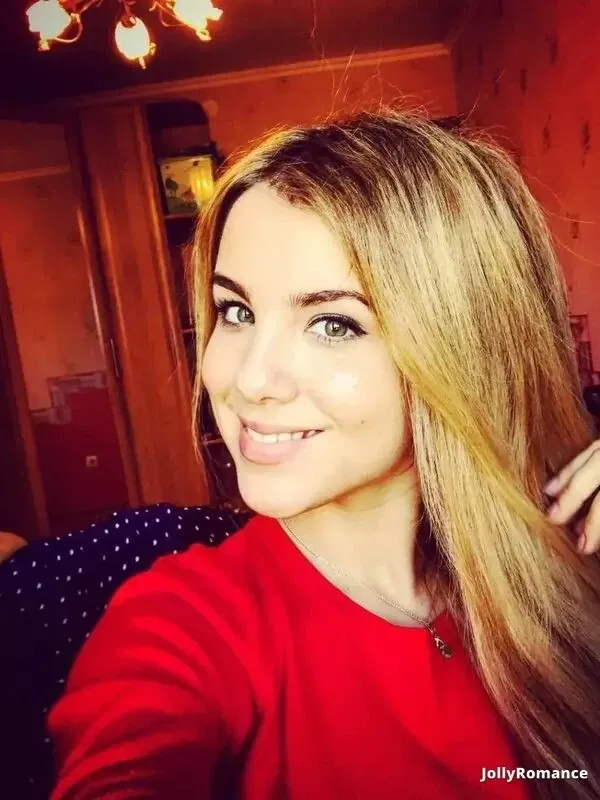 Elena Profile image 2
