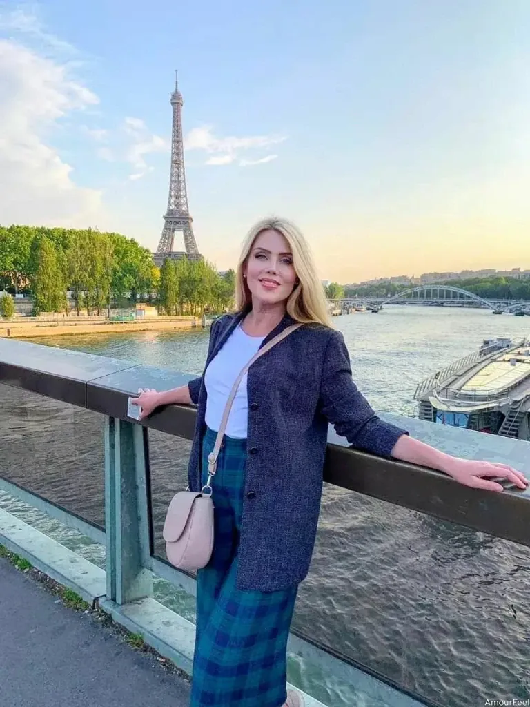 Arina Profile image 4