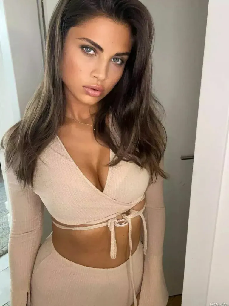 Elena Profile image 1
