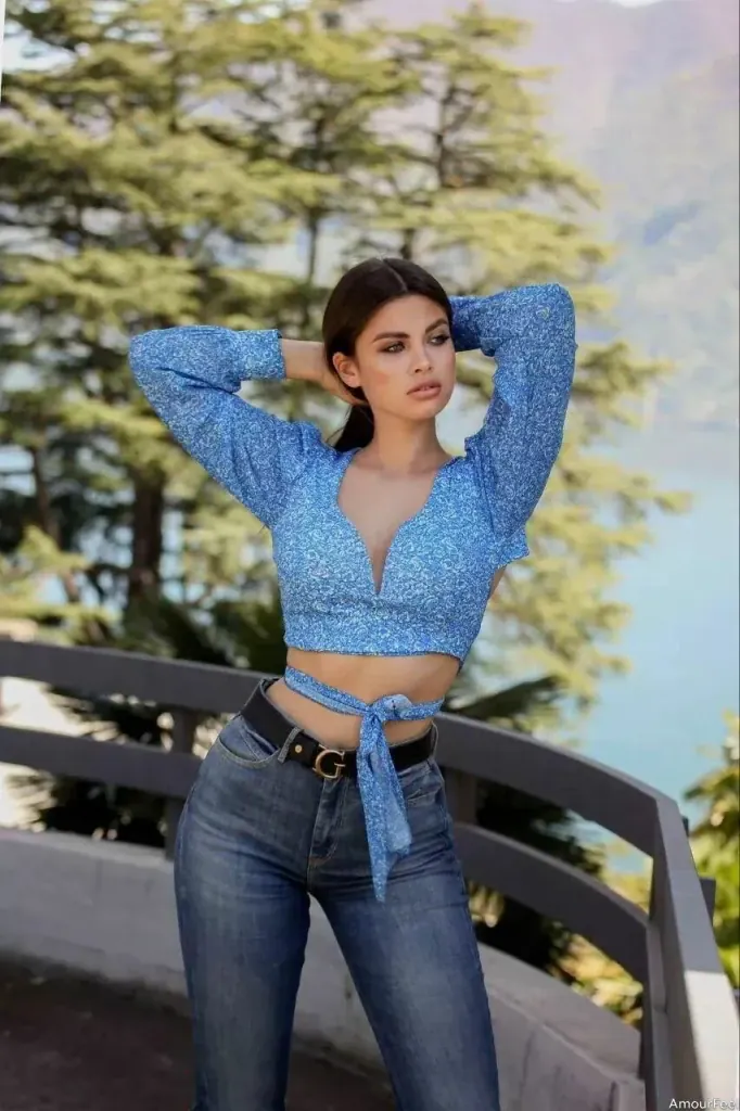 Elena Profile image 7